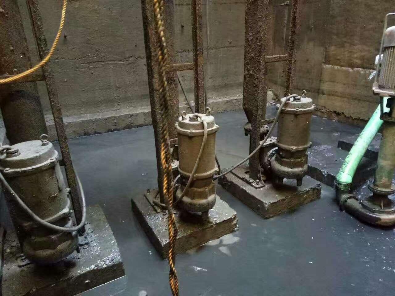 大安污水池清理